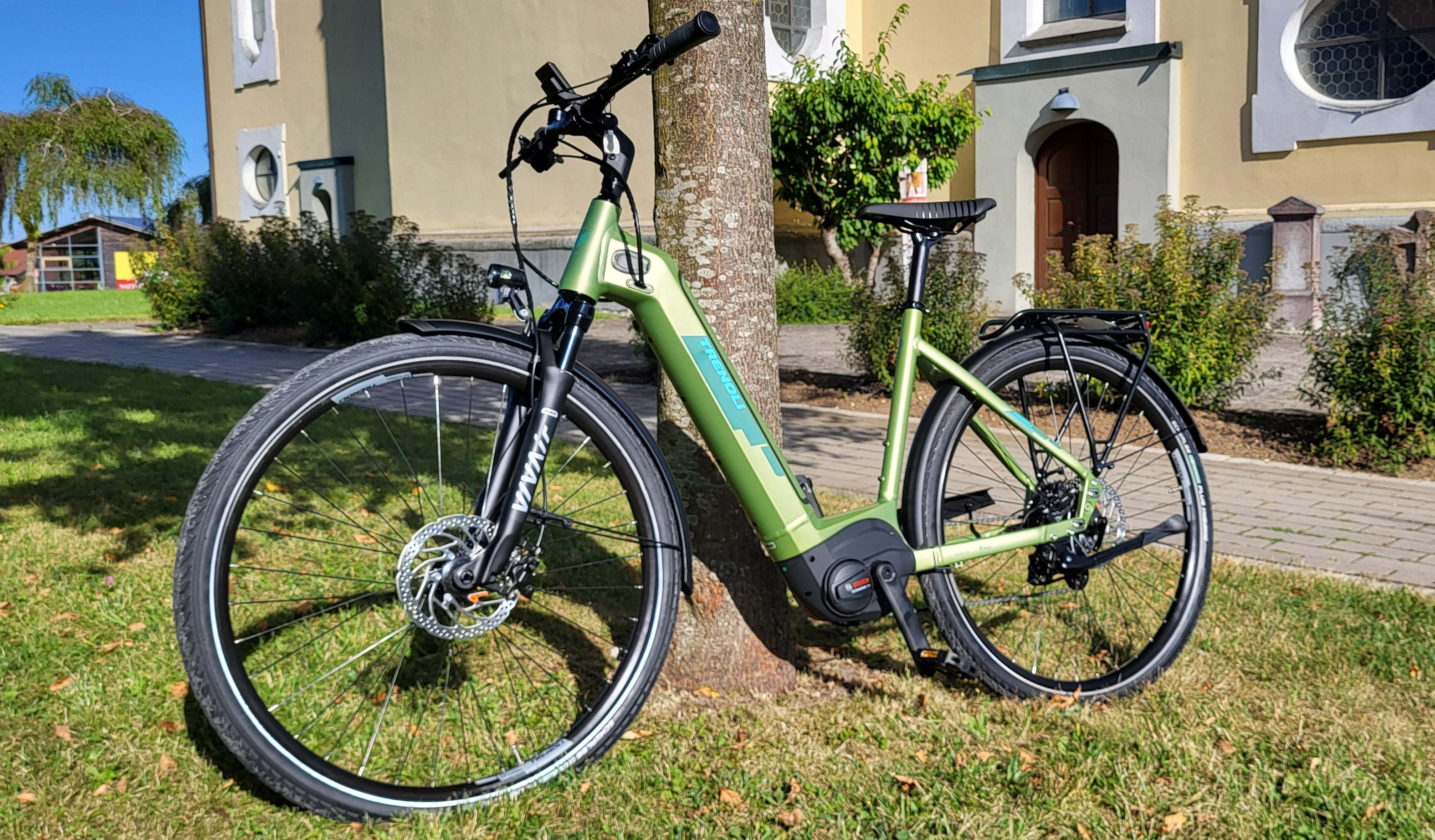 TRENOLI TANARO CLASSICO PERFORMANCE LG 10 pale green matt 2024 28" 625 Wh Wave